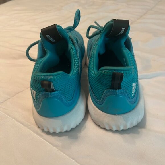 Adidas Tennis Shoes - Picture 4 of 6